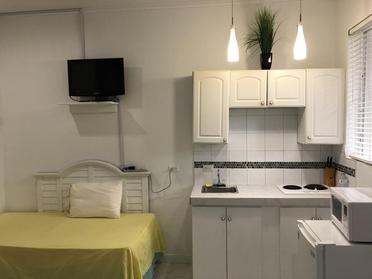 The Oasis Retreat Apartment Nassau Exterior photo